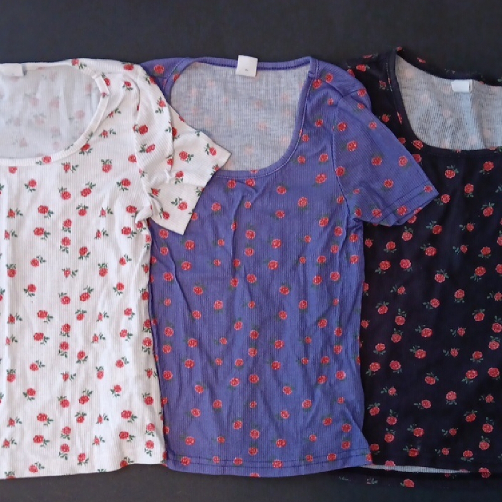 Floral Print Scoop Neck T-Shirts